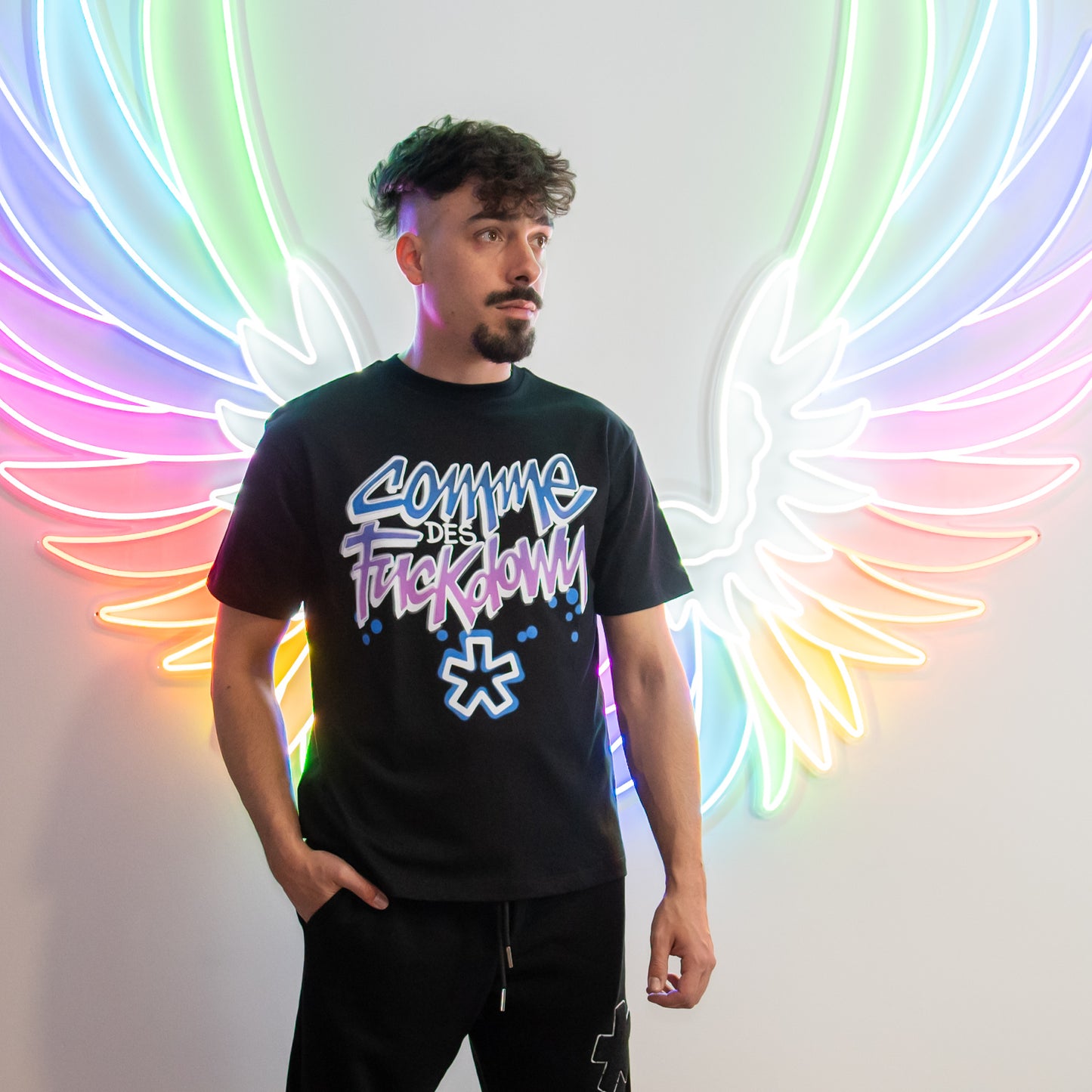 T shirt nera graffiti uomo comme des fuckdown